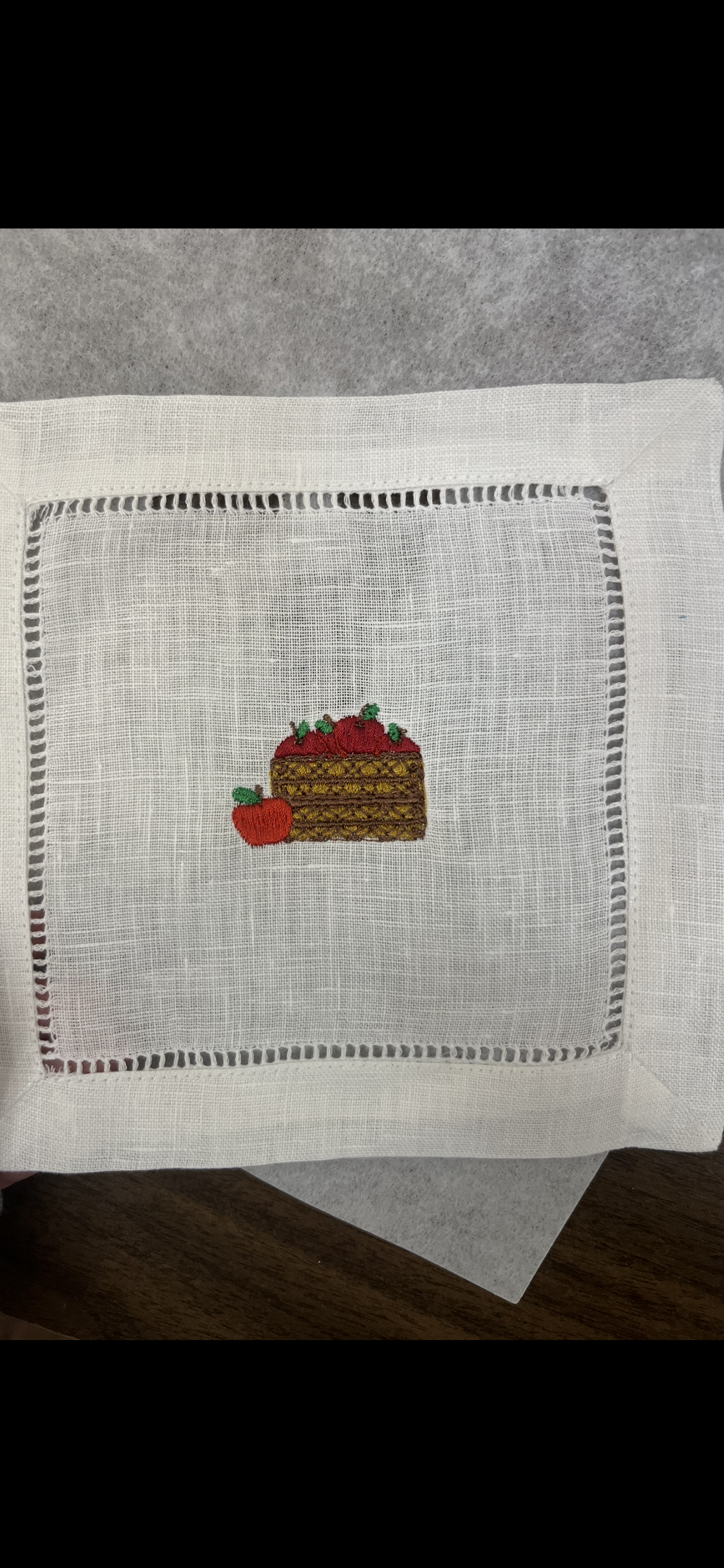 š Apple Crate Embroidered Cocktail Napkins