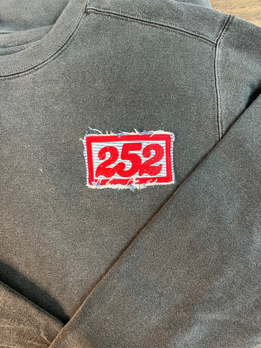 252 Patch Pullover