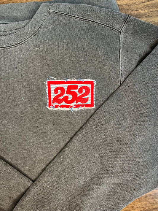 252 Patch Pullover